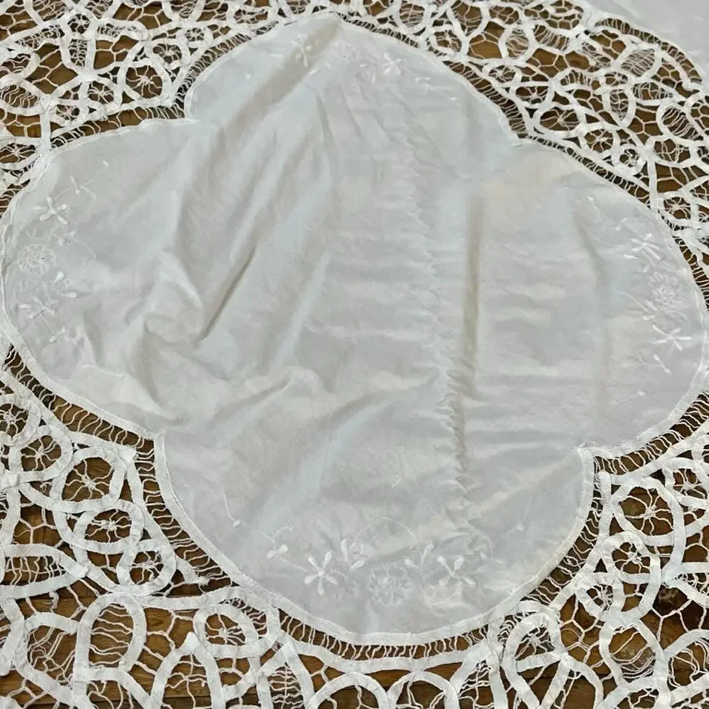 Vintage White Floral Lace Cut Out Corner Tablecloth 61